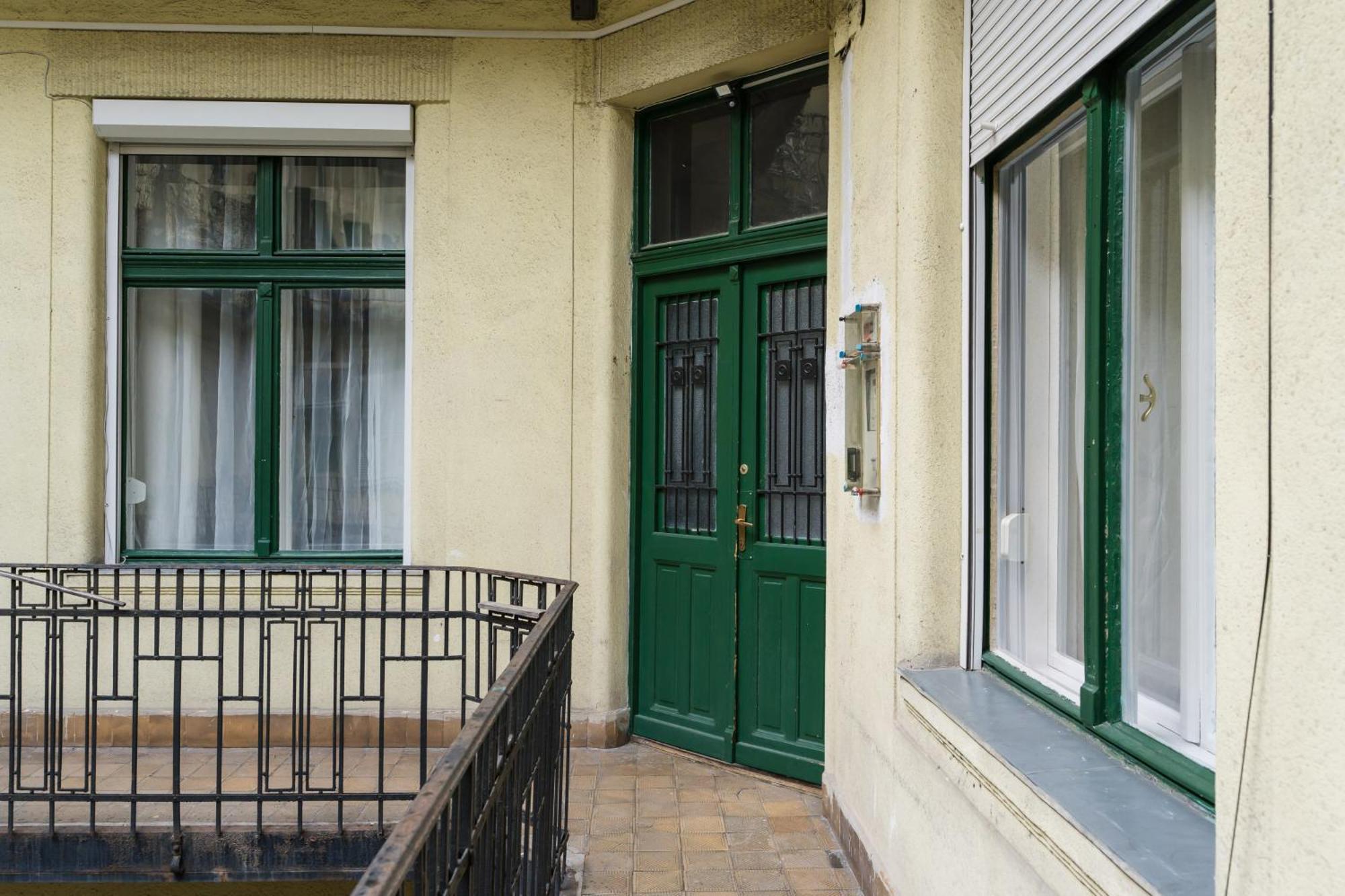 Sesame Wide Apartamento Budapeste Exterior foto